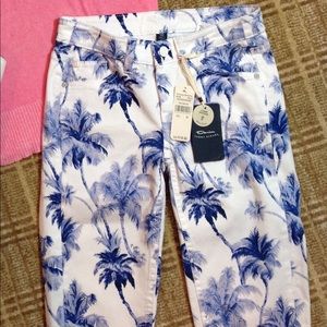 🎁😊NWT Tommy Bahama Blue Palm Clam Diggers 00